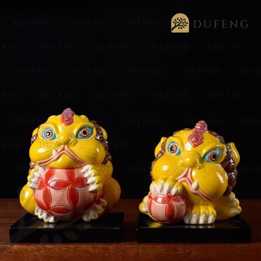 Patung Keramik Dua Singa